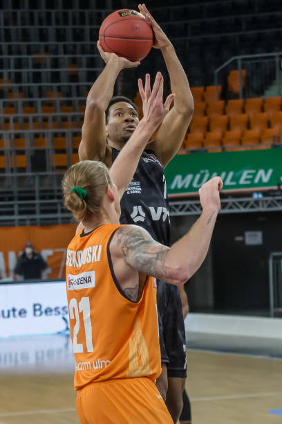 一举奠定胜 一举奠定胜